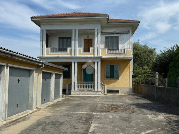 casa indipendente in vendita a Romentino