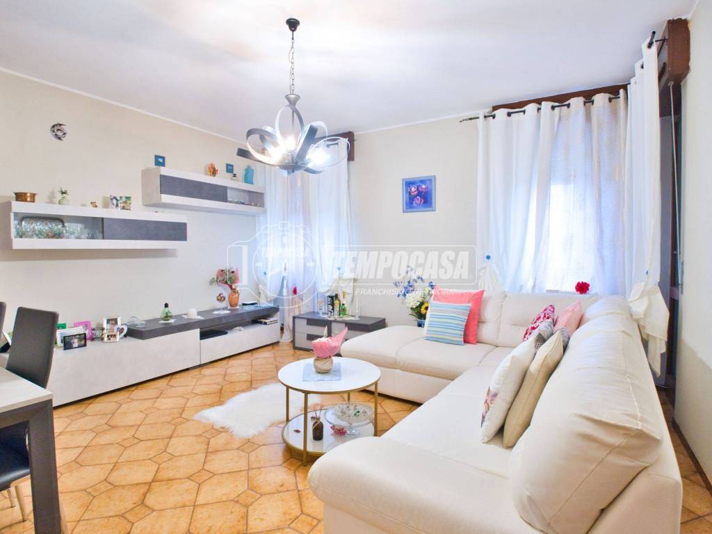 appartamento in vendita a Romentino