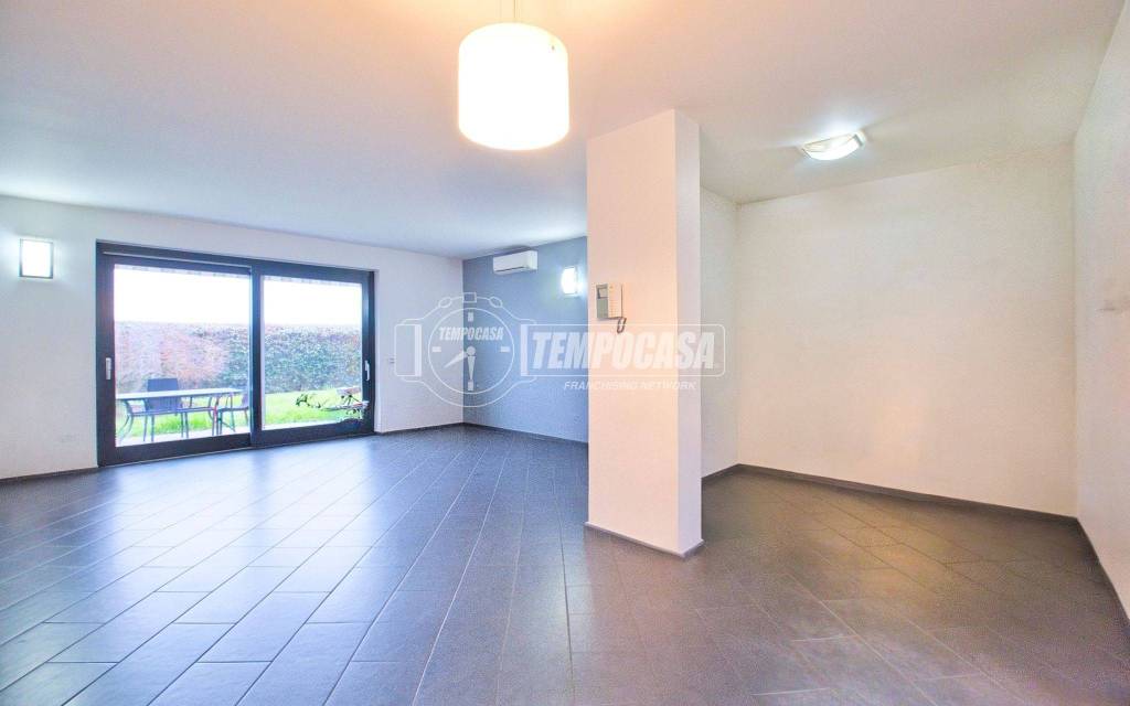 casa indipendente in vendita a Romentino