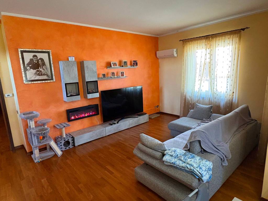 appartamento in vendita a Romentino