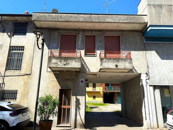 casa indipendente in vendita a Romentino