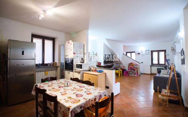 casa indipendente in vendita a Romentino