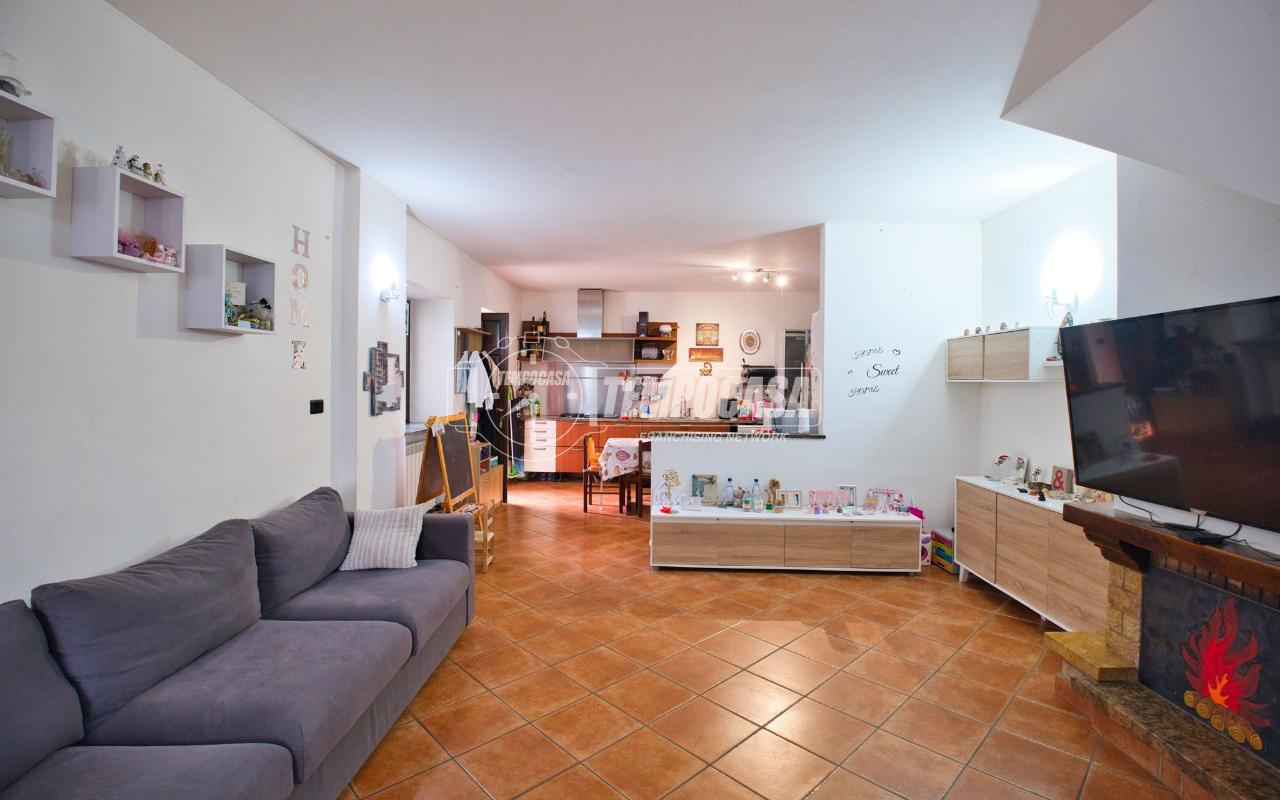 casa indipendente in vendita a Romentino