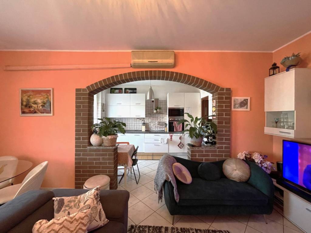 appartamento in vendita a Romentino