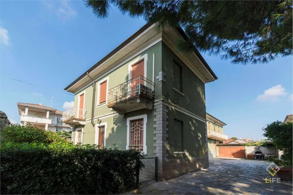 casa indipendente in vendita a Romentino