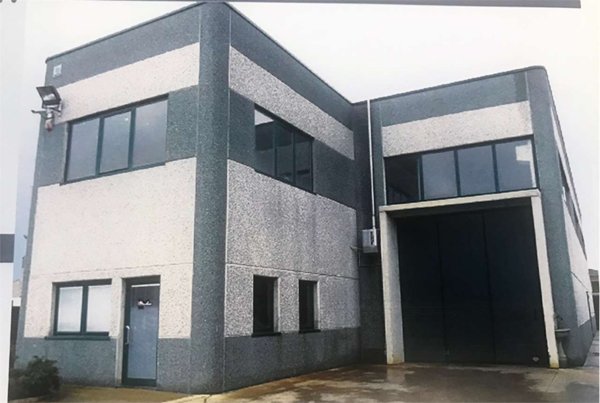 capannone in vendita a Romentino