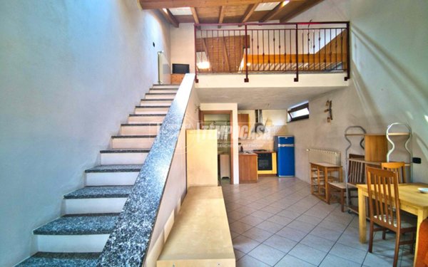 casa indipendente in vendita a Romentino