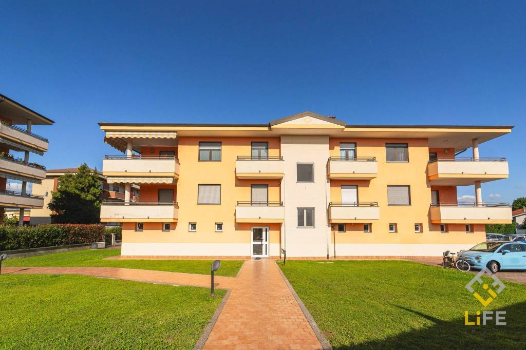 appartamento in vendita a Romentino