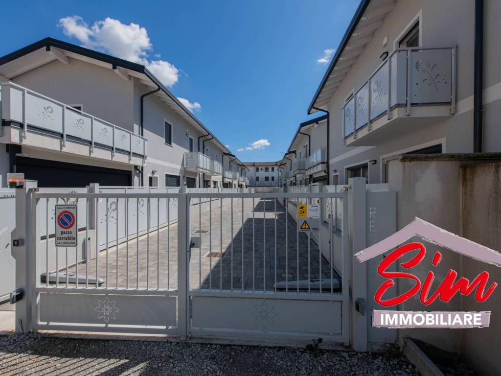 casa indipendente in vendita a Romentino