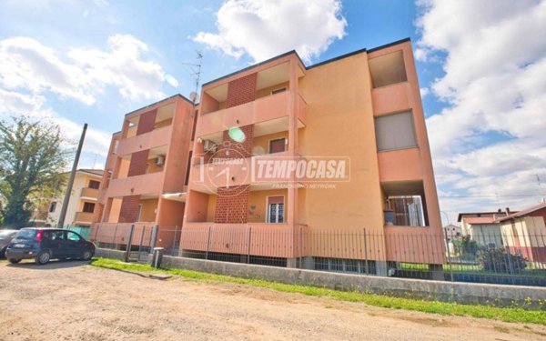 negozio in vendita a Romentino