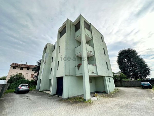 appartamento in vendita a Romentino