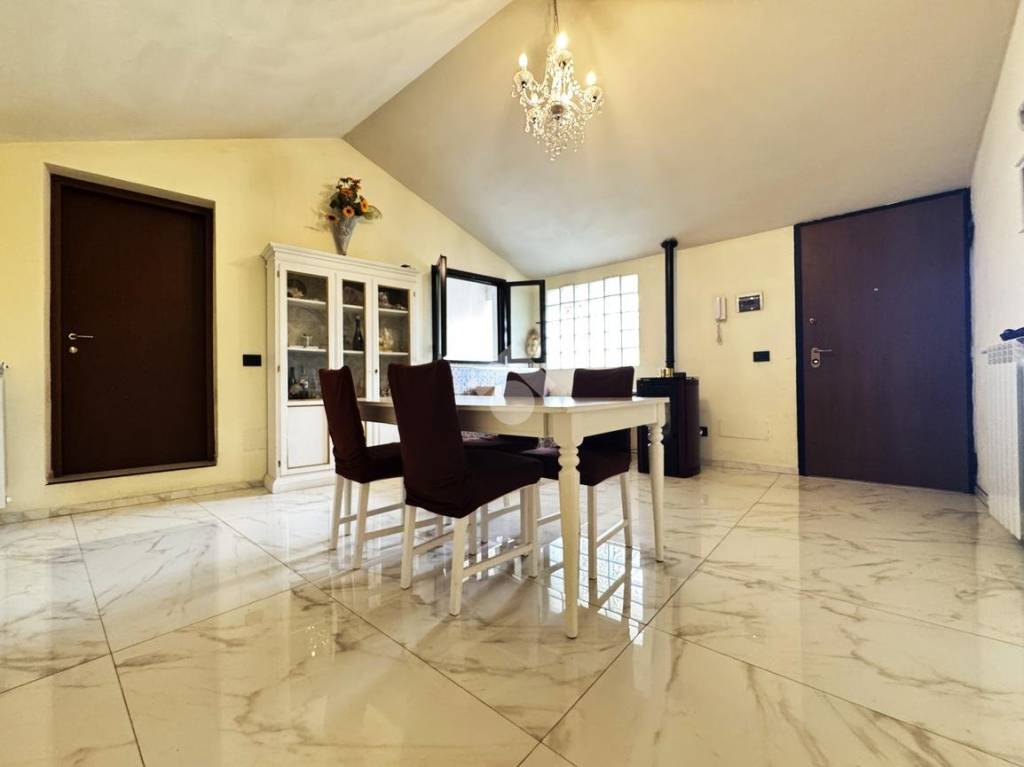 appartamento in vendita a Romentino