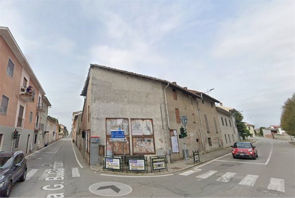 locale di sgombero in vendita a Romentino