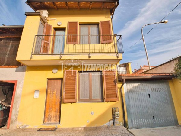 casa indipendente in vendita a Romentino