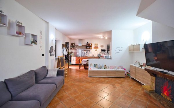 casa indipendente in vendita a Romentino