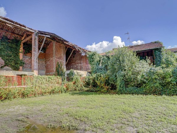 casale in vendita a Romentino