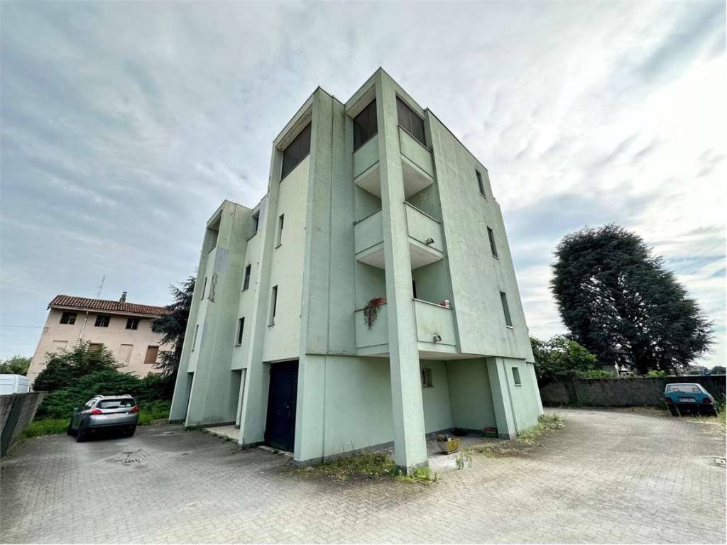 appartamento in vendita a Romentino
