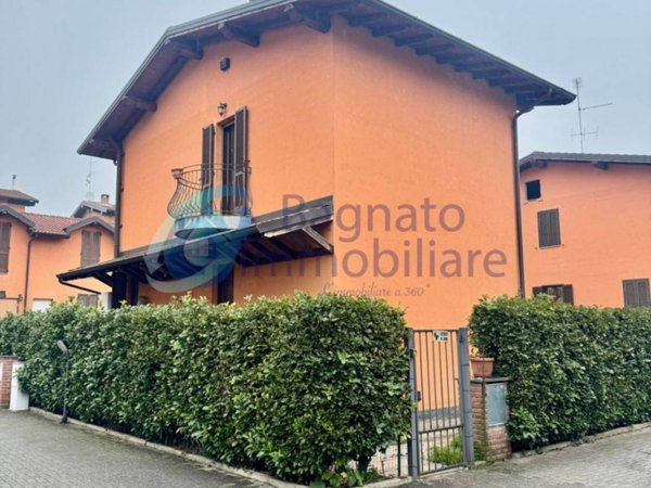 casa indipendente in vendita a Romentino