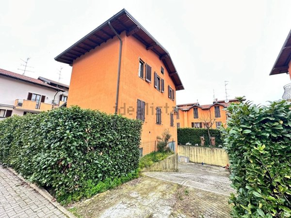 casa indipendente in vendita a Romentino