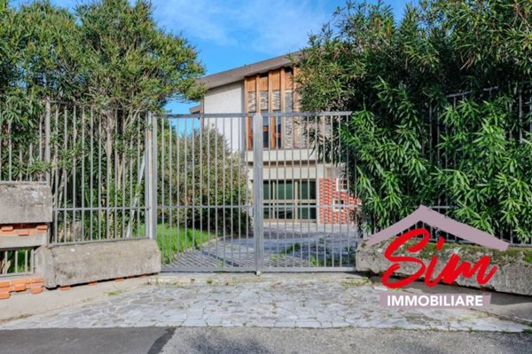 casa indipendente in vendita a Romentino