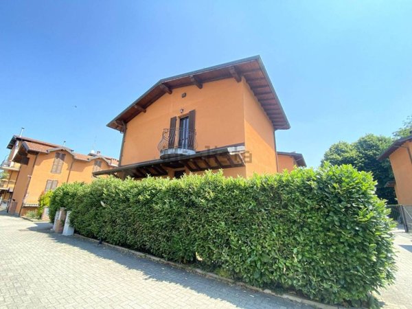 casa indipendente in vendita a Romentino