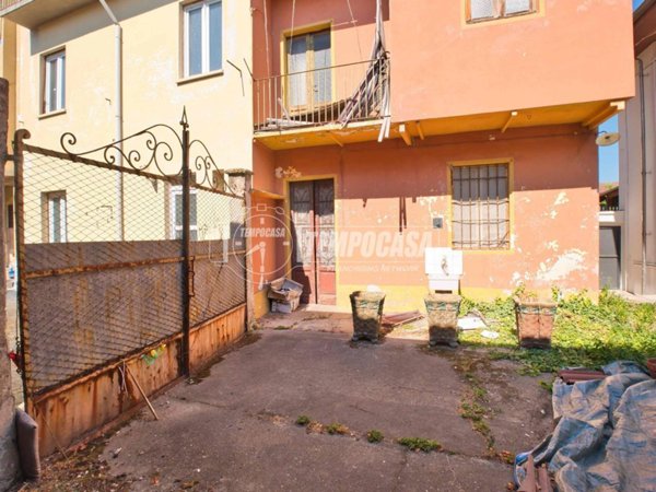 casa indipendente in vendita a Romentino