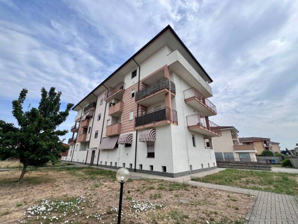 appartamento in vendita a Romentino