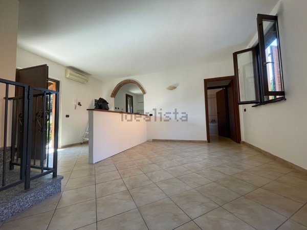 casa indipendente in vendita a Romentino