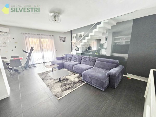casa indipendente in vendita a Romentino
