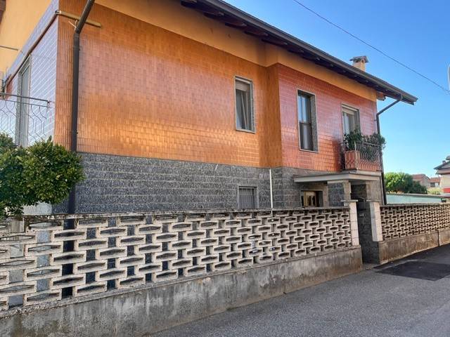 casa indipendente in vendita a Romentino