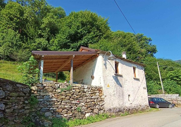 casa indipendente in vendita a San Maurizio d'Opaglio in zona Briallo