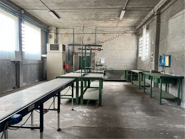 locale commerciale in vendita a San Maurizio d'Opaglio