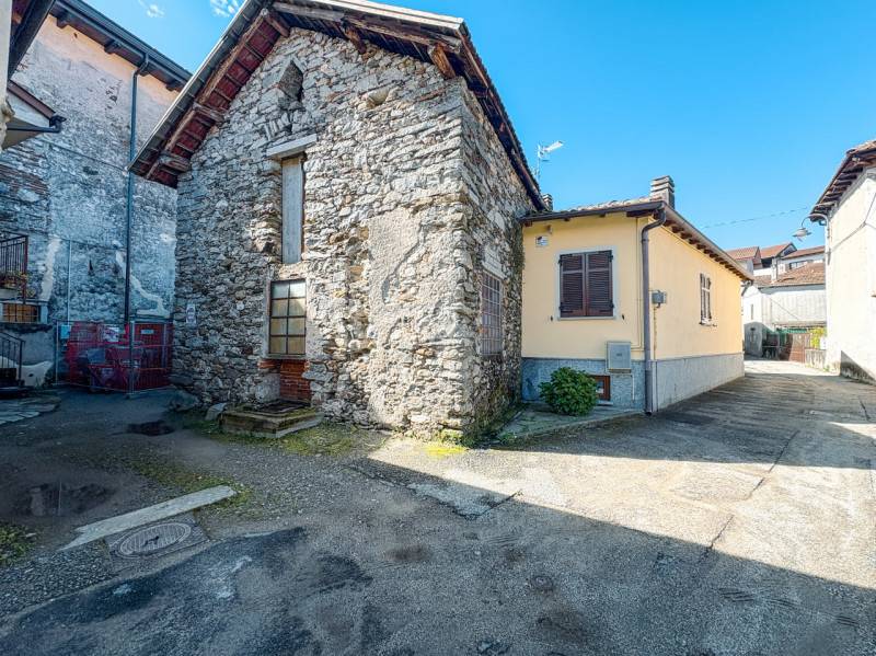 casa indipendente in vendita a San Maurizio d'Opaglio in zona Alpiolo