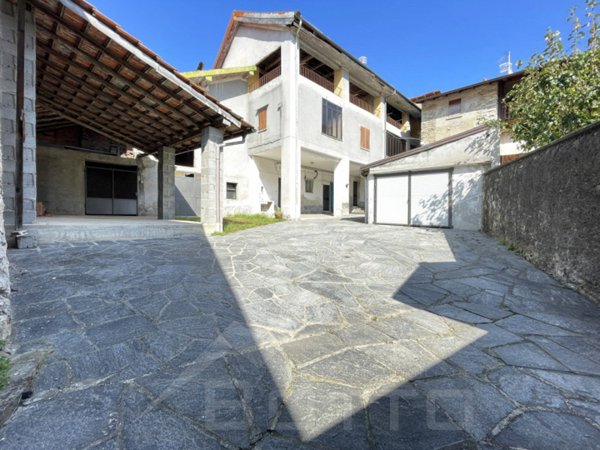 casa indipendente in vendita a San Maurizio d'Opaglio in zona Briallo