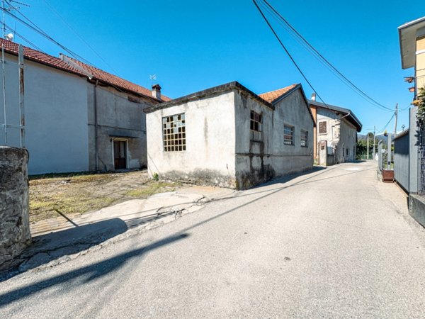 casa indipendente in vendita a San Maurizio d'Opaglio