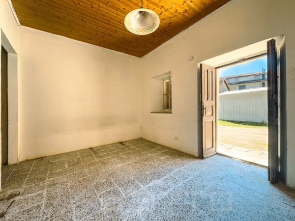 casa indipendente in vendita a San Maurizio d'Opaglio
