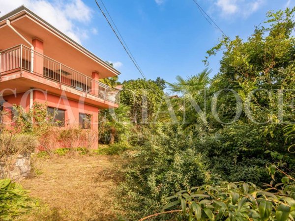 casa indipendente in vendita a San Maurizio d'Opaglio