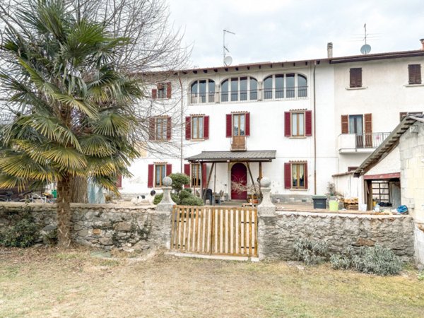 casa indipendente in vendita a San Maurizio d'Opaglio