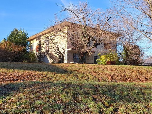casa indipendente in vendita a San Maurizio d'Opaglio