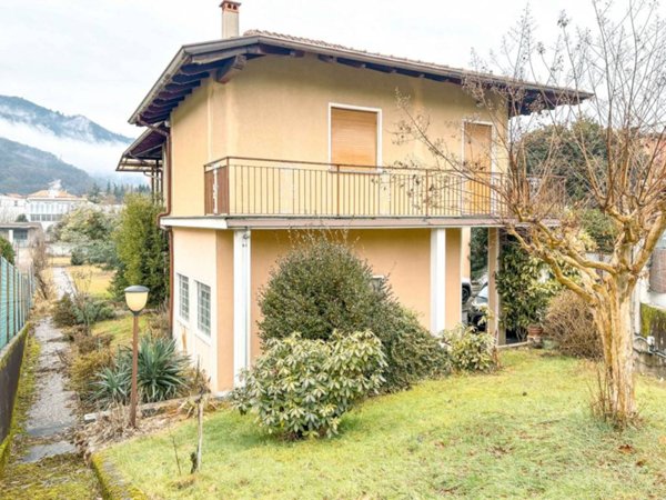 casa indipendente in vendita a San Maurizio d'Opaglio