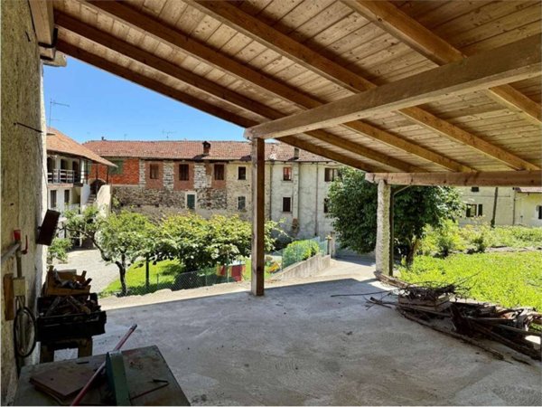 casa indipendente in vendita a San Maurizio d'Opaglio in zona Briallo
