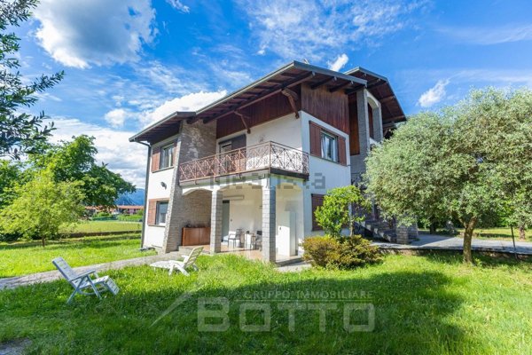 casa indipendente in vendita a San Maurizio d'Opaglio in zona Sazza