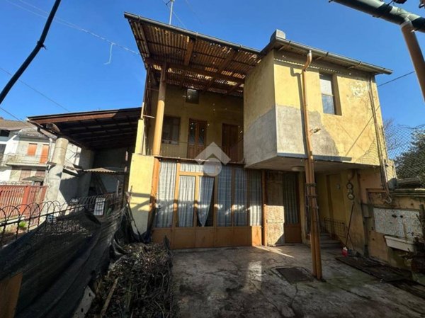 casa indipendente in vendita a San Nazzaro Sesia