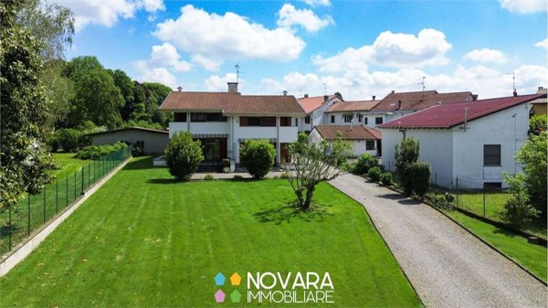 casa indipendente in vendita a San Nazzaro Sesia