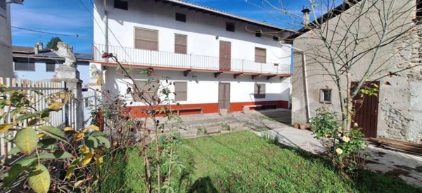 casa indipendente in vendita a San Nazzaro Sesia