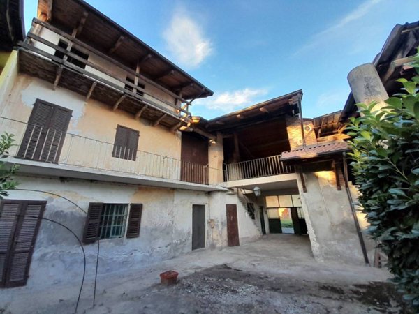 casa indipendente in vendita a San Nazzaro Sesia