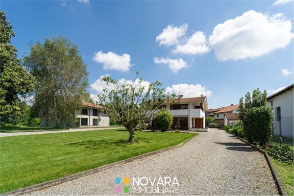 casa indipendente in vendita a San Nazzaro Sesia