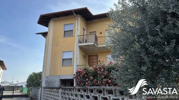 casa indipendente in vendita a San Nazzaro Sesia