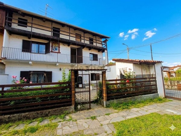 casa indipendente in vendita a San Nazzaro Sesia