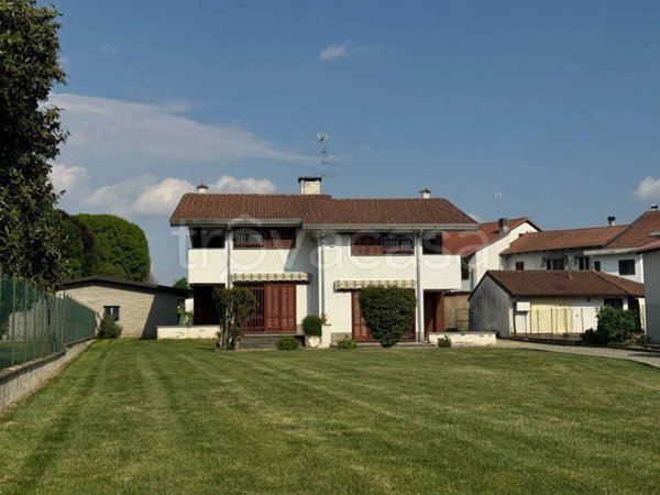casa indipendente in vendita a San Nazzaro Sesia